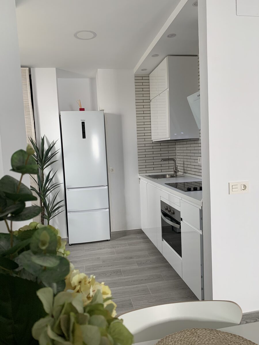 Cocina moderna en blanco